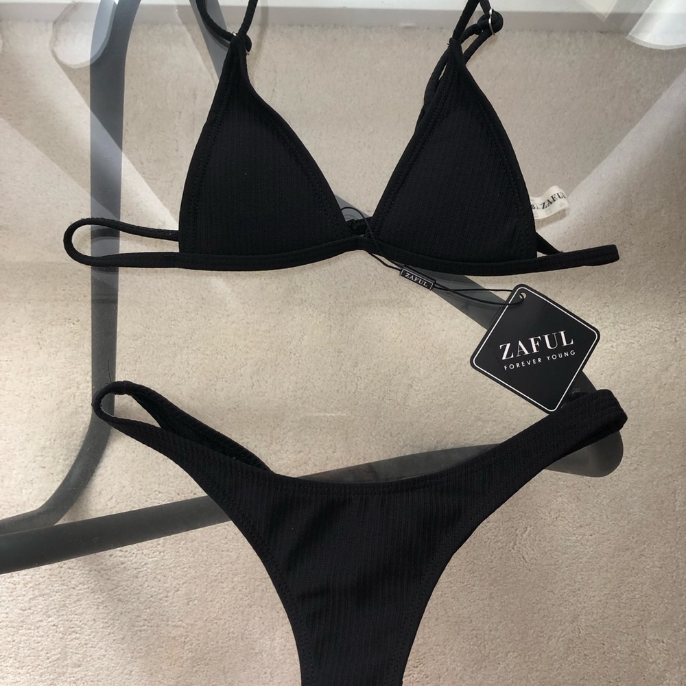 Zaful bikini set nwt black rubbed